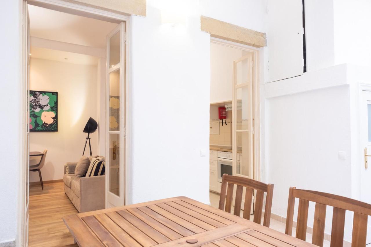 Central Apartment With Terrace By Lovelystay Lissabon Exterior foto