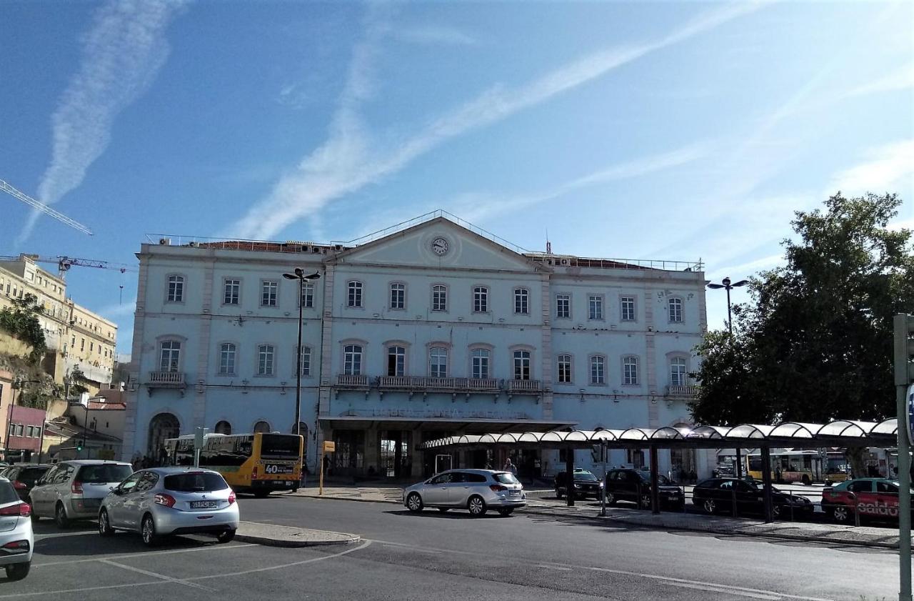 Central Apartment With Terrace By Lovelystay Lissabon Exterior foto